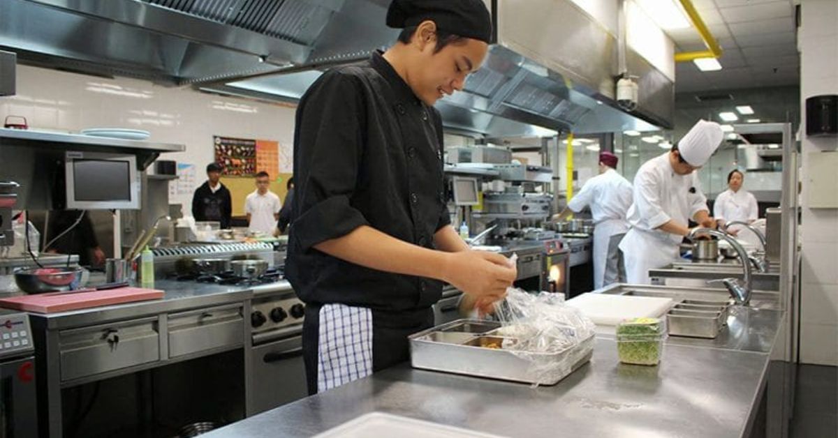 kitchen Helper Required for Restaurant in UAE