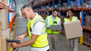 How Much Do Warehouse Workers Make in the USA